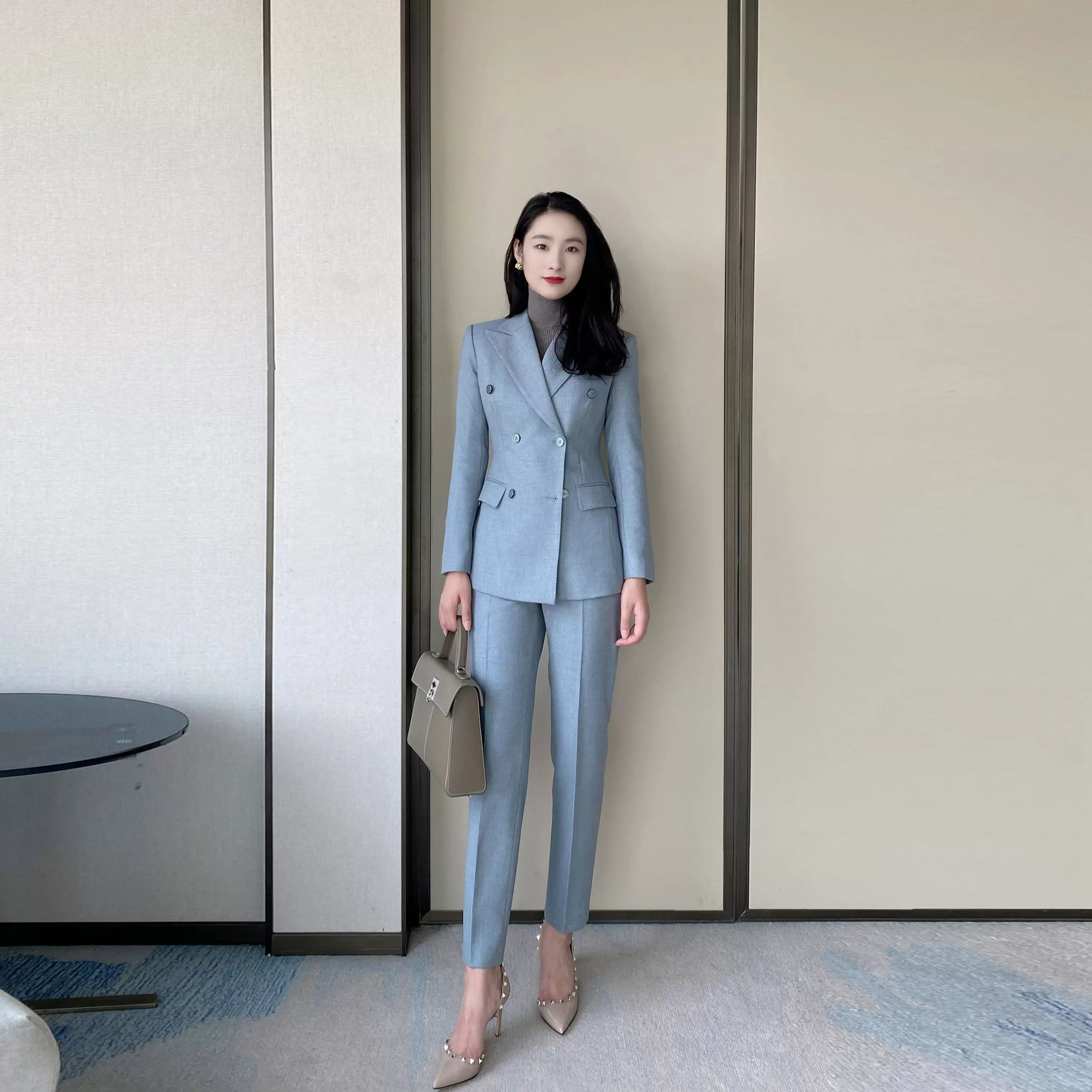 Elegant Blue Wool Suit Jacket with Tailored Winter Trousers - Image 2